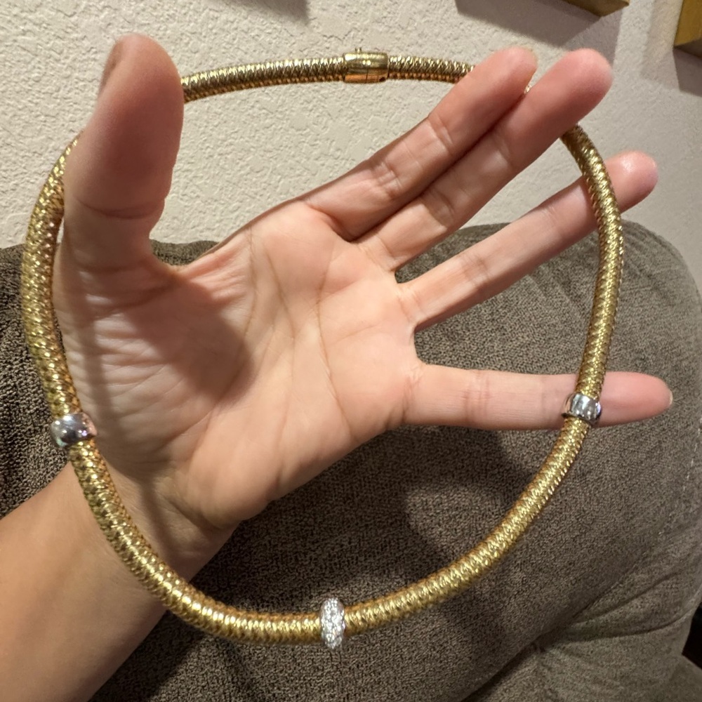 Stunning Roberto Coin 18k YG Primavera Interlocking diamond Necklace 16inch